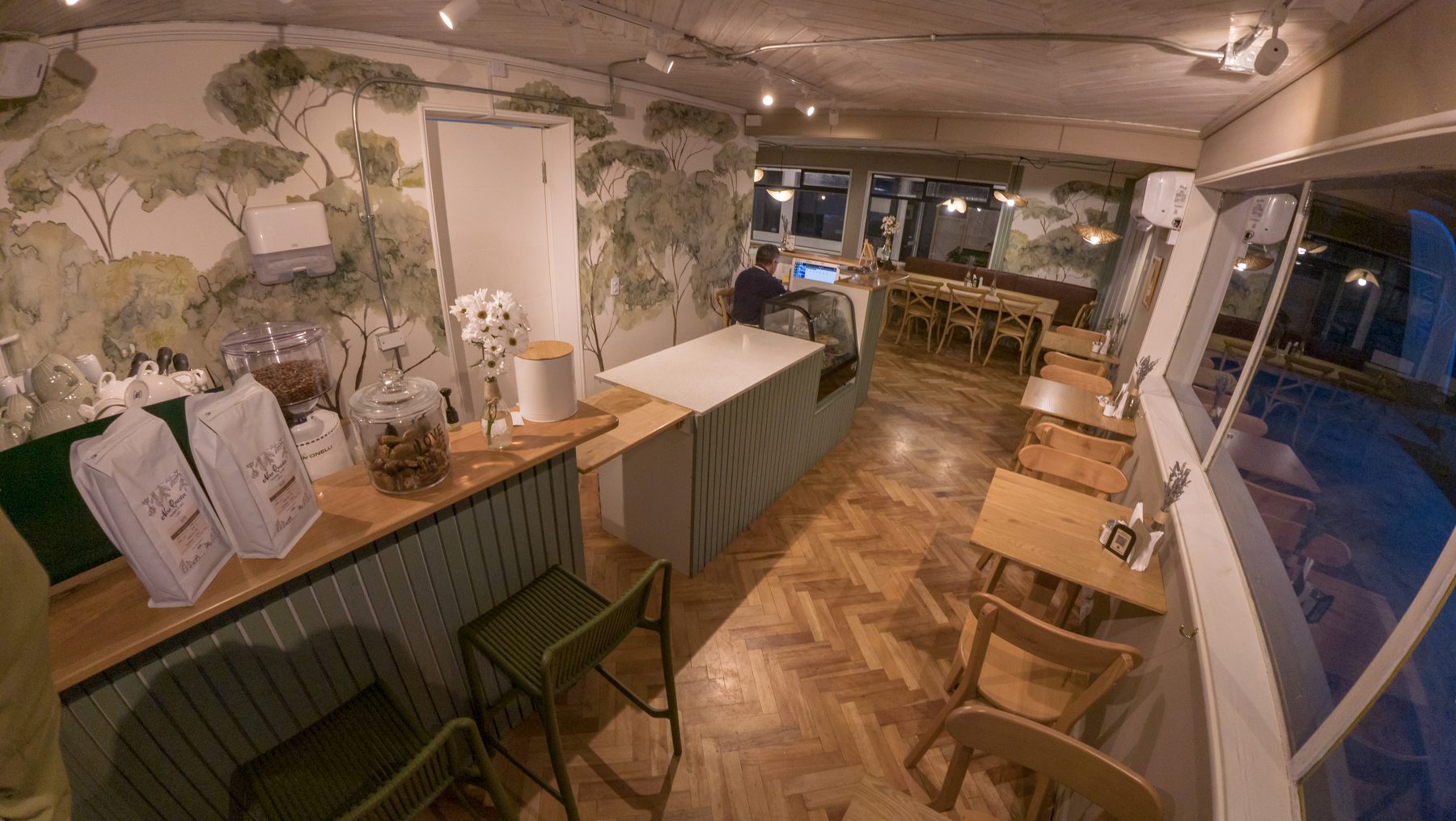 Barra y café de especialidad en Cafetería Aktiva
